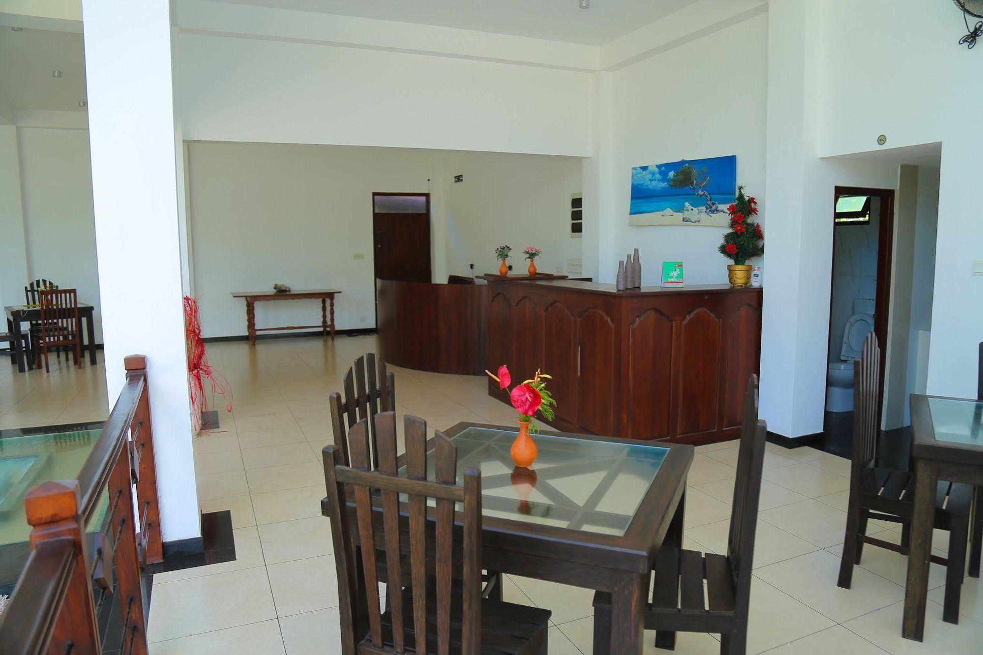 Aurora Hotel Hikkaduwa Dış mekan fotoğraf