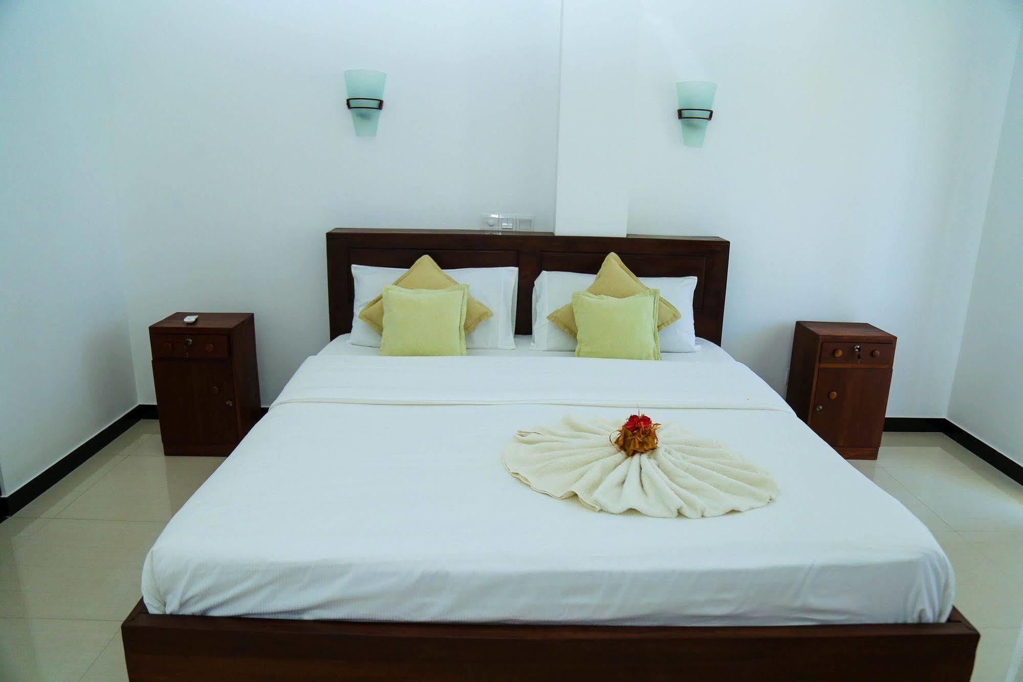 Aurora Hotel Hikkaduwa Dış mekan fotoğraf